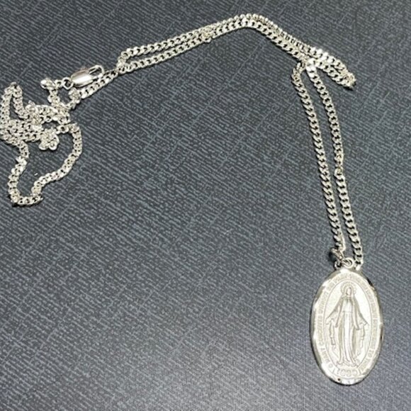 Miraculous Prayer Medal Pendant 24" Chain Rhodium Finish NEW IN BOX - Picture 3 of 7